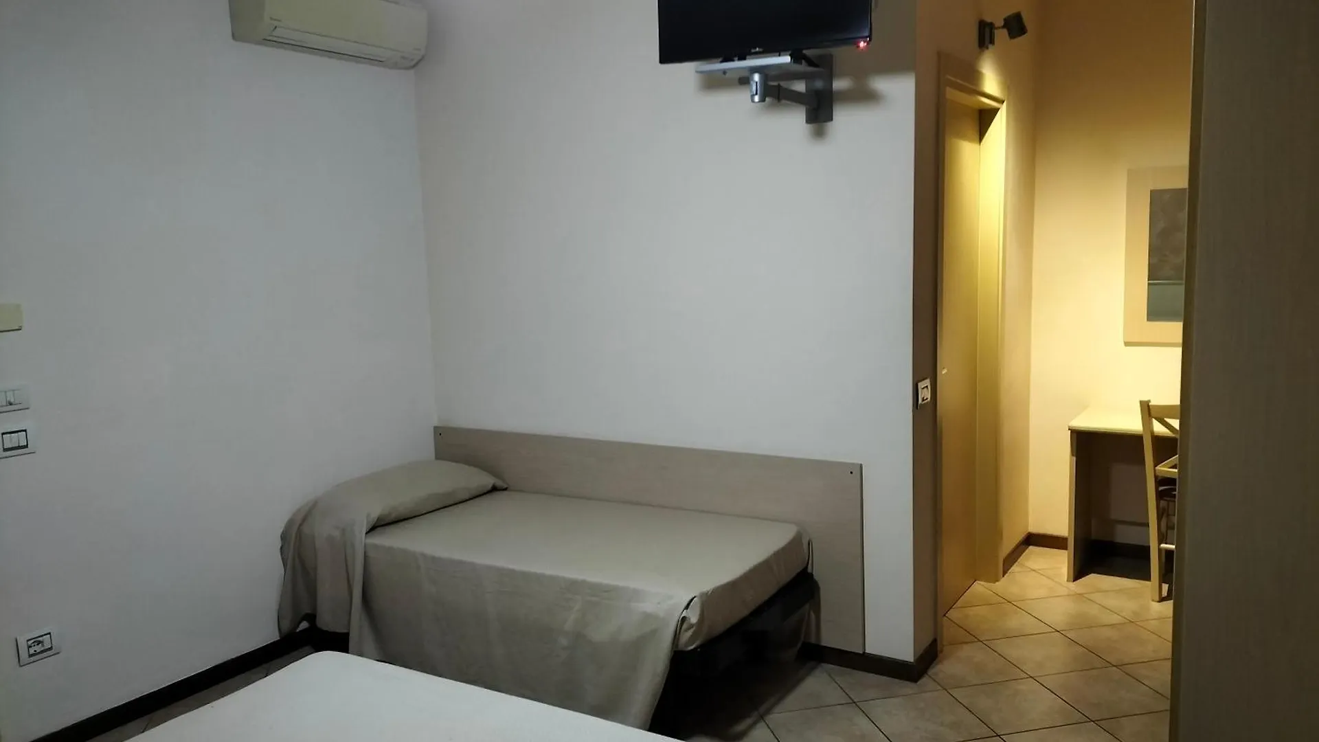 Albergo Grifone 1891 Peschiera del Garda Italy
