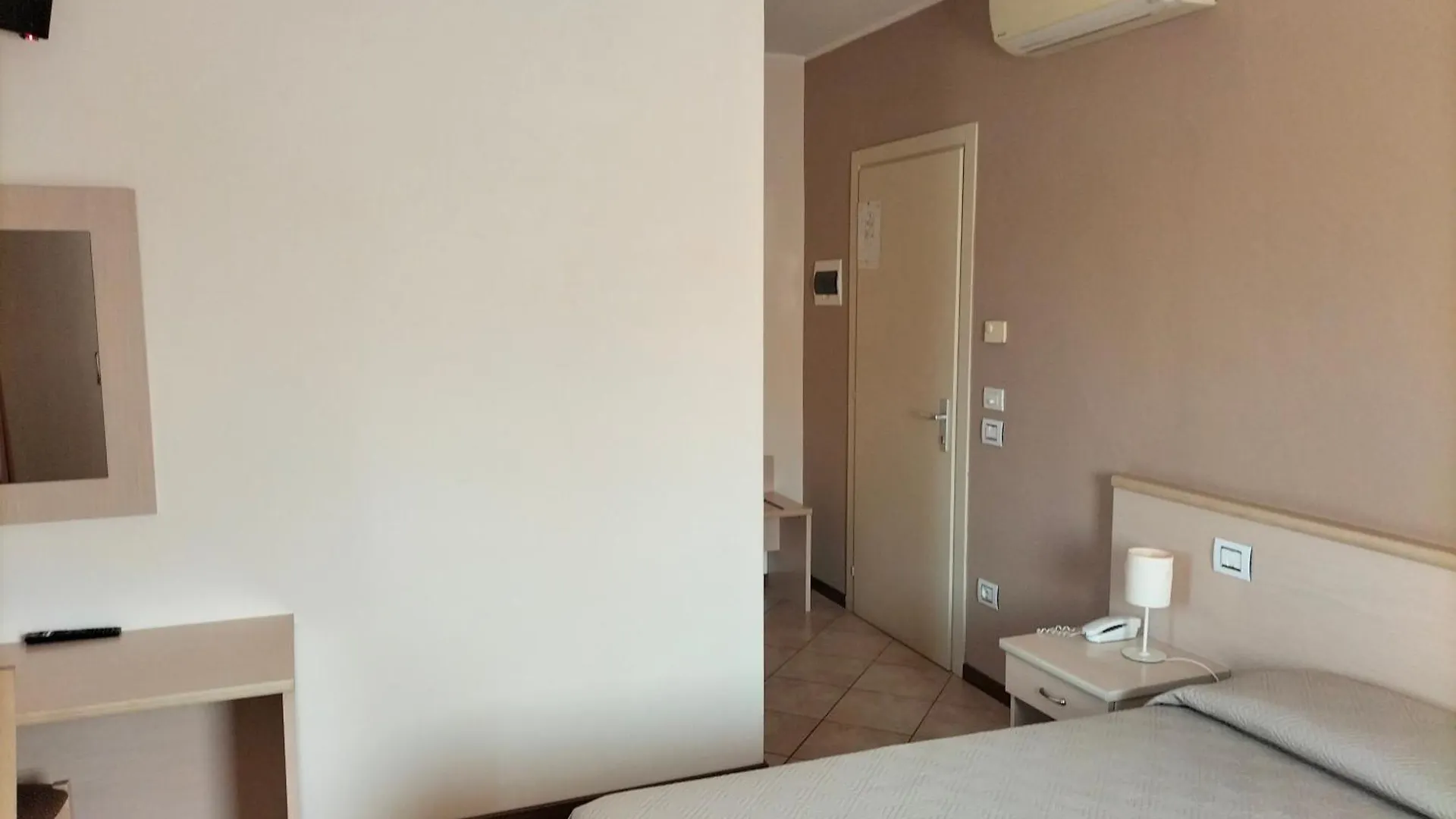 Albergo Grifone 1891 Peschiera del Garda Hotel