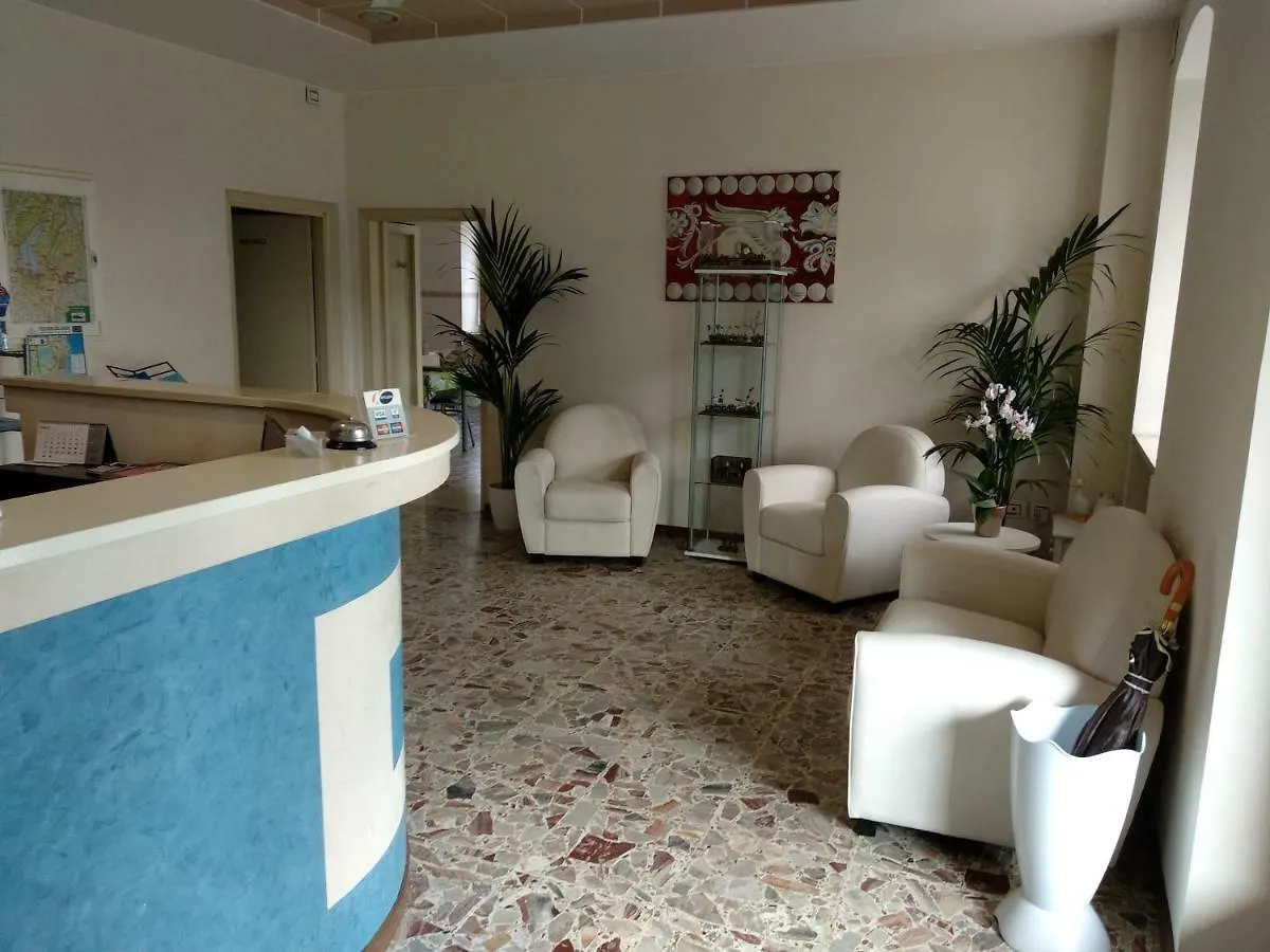 Albergo Grifone 1891 Peschiera del Garda 2*,  Italia
